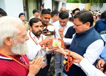 धामी ने कैलाश मानसरोवर यात्रियों को दी बधाई