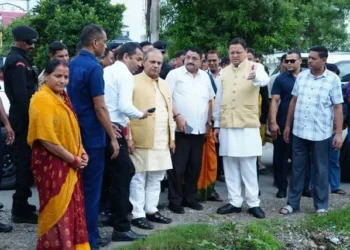धामी ने देहरादून में बारिश से प्रभावित क्षेत्रों का निरीक्षण किया