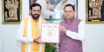 धामी ने सैनी को हाउस ऑफ हिमालया’ उत्पाद किए भेंट