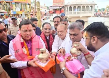 धामी ने अपने कार्यकाल के चार वर्ष पूरे होने पर गंगा आराधना की