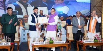 नागर विमानन सम्मेलन-2025 में सीएम धामी ने की प्रतिभागियों से मुलाकात