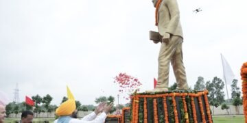 मान और केजरीवाल ने किया राज्य स्तरीय शहादत दिवस समारोह