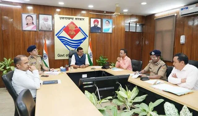 मुख्य सचिव ने धार्मिक स्थल सुरक्षा पर की बैठक