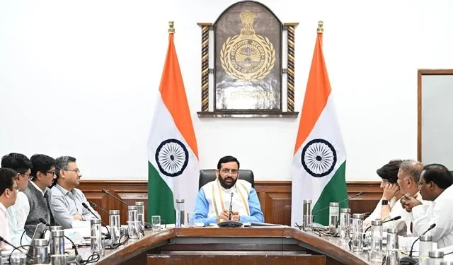 मुख्यमंत्री ने का वरिष्ठ अधिकारियों के साथ एक उच्चस्तरीय बैठक