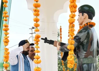मुख्यमंत्री ने शहीद अरविंद सांगवान की प्रतिमा का किया अनावरण