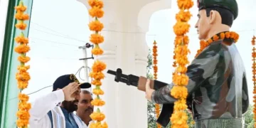 मुख्यमंत्री ने शहीद अरविंद सांगवान की प्रतिमा का किया अनावरण