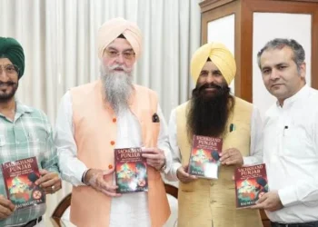 स्पीकर संधवां ने ड्रग-मुक्त पंजाब पर किताब जारी की