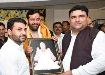 हरियाणा सीएम ने दिव्य ज्योति संस्थान के कार्यक्रम में भाग लिया