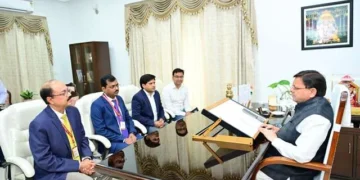 PNB ने CM धामी को सौंपा 1 करोड़ रुपये का राहत चेक