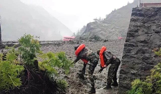 उत्तराखंड के धराली गांव में बादल फटा, केंद्र और राज्य सरकार ने घोषित की राहत योजना