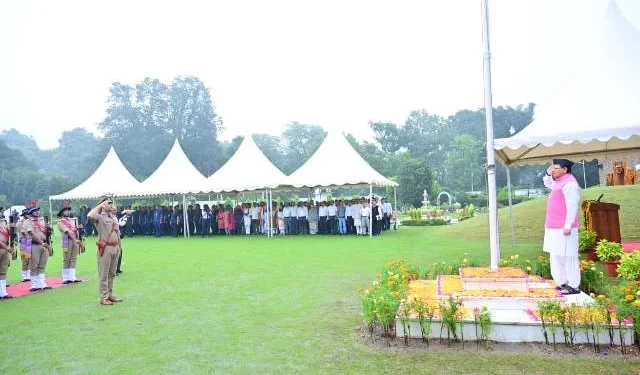 मुख्यमंत्री धामी ने स्वतंत्रता दिवस पर राष्ट्रीय एकता पर दिया जोर