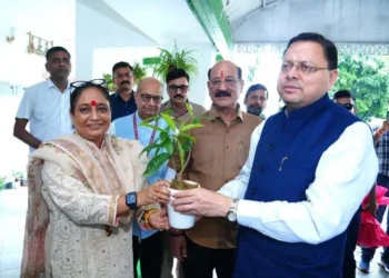 विधानसभा अध्यक्ष ऋतु खंडूरी के आवास पर सीएम धामी की शिष्टाचार भेंट