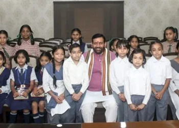 मुख्यमंत्री सैनी ने दी बच्चों को राखी के उपहार
