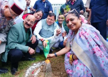 सीएम धामी बोले – हर पेड़ माँ को समर्पित हो