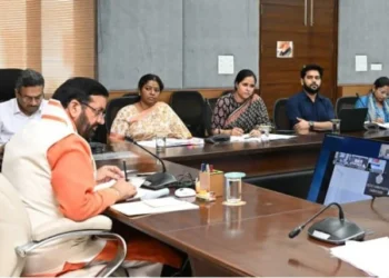 सीएम ने दिए शिकायत निवारण में तेजी लाने का आदेश