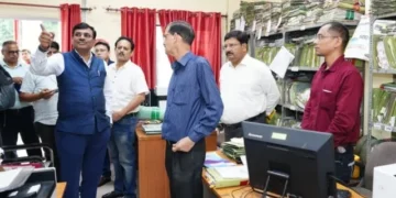 अनुभागों का निरीक्षण कर मुख्य सचिव ने दिए सुधार के निर्देश