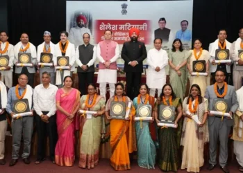 उत्तराखंड सरकार ने शिक्षक दिवस पर शिक्षकों को किया पुरस्कृत