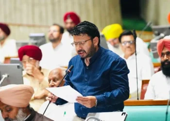 डॉ. रवजोत सिंह ने सदन में बिल पेश किया