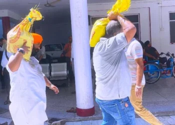 तेज बहाव से आंशिक क्षति के बाद प्राचीन मंदिर के संरक्षण का कार्य शुरू