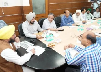 लोक निर्माण मंत्री ने मोहाली में ढांचागत नुकसान पर की समीक्षा