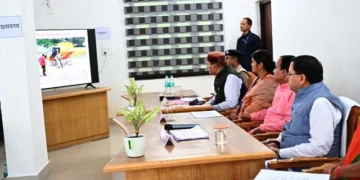 सीएम ने मोटर मार्ग और केदारनाथ धाम यात्रा व्यवस्थाओं की समीक्षा की