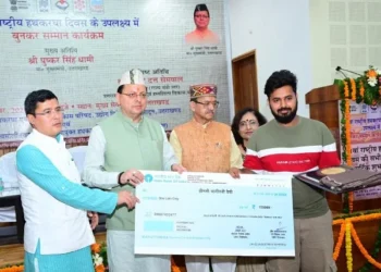 हथकरघा एवं हस्तशिल्प विकास परिषद के कार्यक्रम में सीएम धामी हुए शामिल