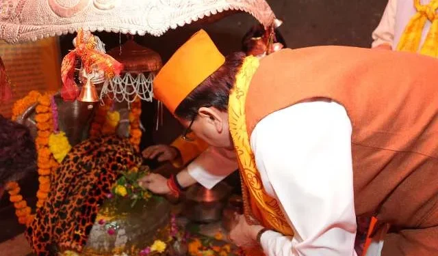 अल्मोड़ा स्थित जागेश्वर धाम में धामी ने की विधिवत पूजा