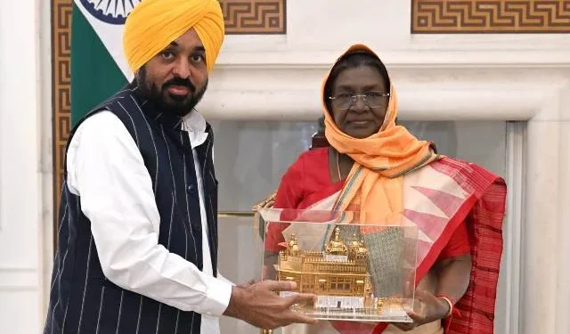 ऐतिहासिक शहीदी दिवस समारोह में शामिल होने के लिए राष्ट्रपति को बुलावा