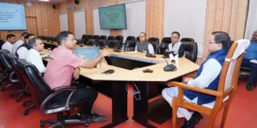 जनता को बेहतर यातायात सुविधा देने के लिए सड़कों को शीघ्र दुरुस्त करें मुख्यमंत्री