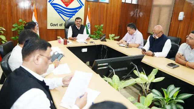 मुख्य सचिव ने अधिकारियों संग रजत जयंती कार्यक्रमों की रूपरेखा की समीक्षा की