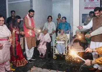 सीएम नायब सिंह सैनी ने वृद्धाश्रम में बुजुर्गों को दी शुभकामनाएं