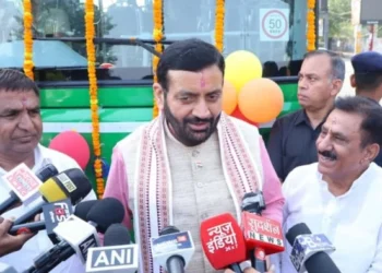 सीएम सैनी ने ज्योतिसर से विश्वविद्यालय तक किया इलेक्ट्रिक बस में सफर