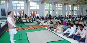 स्वर्गपपुरी आश्रम में मुख्यमंत्री धामी ने किया विनम्र नमन