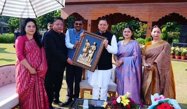 मुख्य सचिव आनंद बर्द्धन सहित सभी शीर्ष अधिकारी बैठक में हुए शामिल