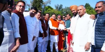 सीएम धामी ने किसानों की मांगों पर दिया सकारात्मक आश्वासन