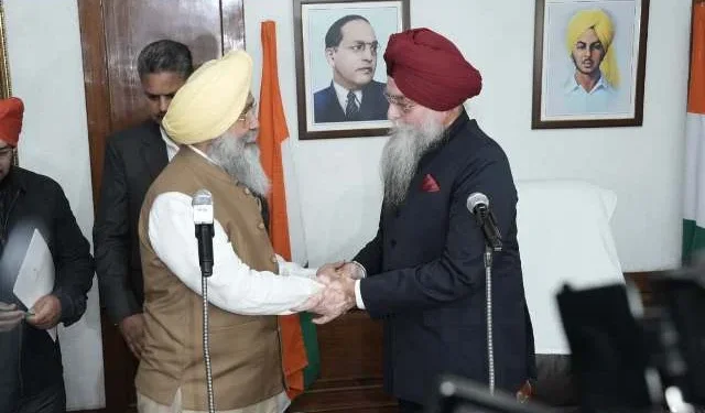 हरमीत सिंह संधू ने ली शपथ, जनता की मांगें पूरा करने का दिया भरोसा