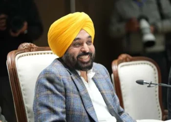 अधिकारियों से बोले सीएम मान— पद के साथ जिम्मेदारी