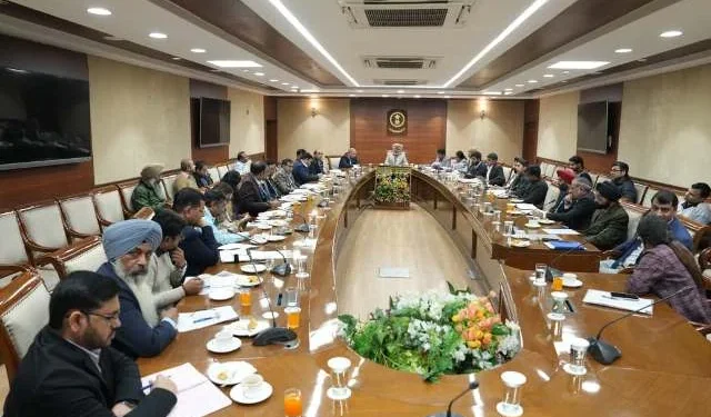 डिजिटल पेंशन सेवा को लेकर चीमा की सख्ती