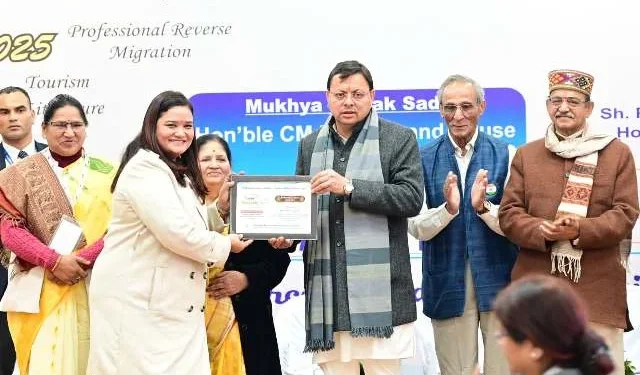 महिला नेतृत्व को बढ़ावा CM धामी ने Manthon-2025 में किया सम्मान समारोह