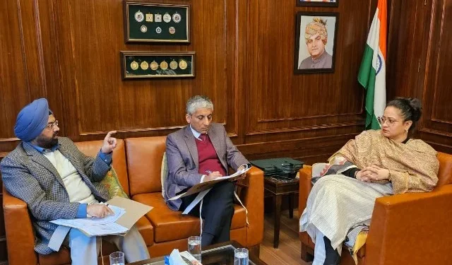 कोई भी क्षेत्र स्वास्थ्य सुविधाओं से वंचित न रहे स्वास्थ्य मंत्री