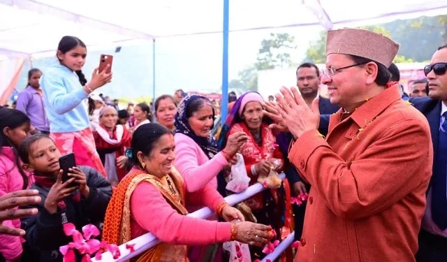 धामी ने चम्पावत में पूजा-अर्चना कर जनता से किया सीधा संवाद