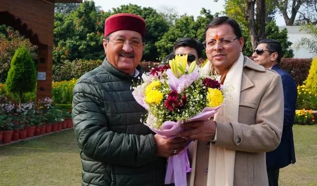 नववर्ष अवसर पर सीएम धामी से मिले शासन-प्रशासन व पुलिस के वरिष्ठ अधिकारी