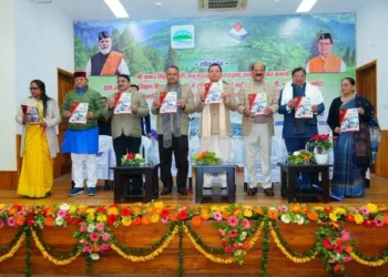 यात्रियों को राहत सीएम धामी ने 10 एसी व 2 स्लीपर बसें कीं जनता को समर्पित