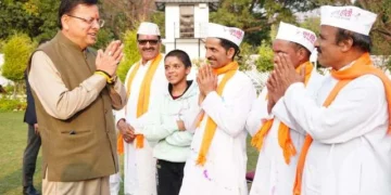 सीएम धामी ने चम्पावत से आए प्रतिनिधिमंडल का किया सम्मान