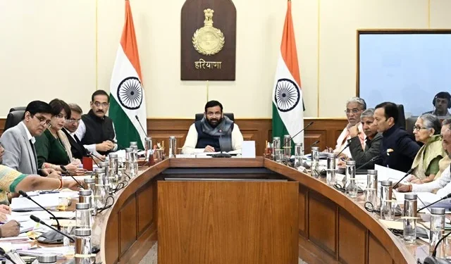 सीएम सैनी ने अधिकारियों को समयबद्ध क्रियान्वयन के आदेश दिए