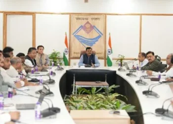 कालाबाजारी और जमाखोरी पर सख्ती, अफवाह प्रबंधन पर भी चर्चा