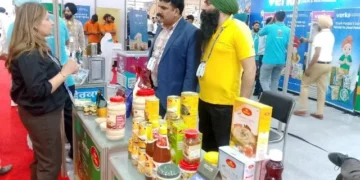 निवेश सम्मेलन में उद्योग जगत की सक्रिय भागीदारी, स्टॉलों पर बढ़ी भीड़