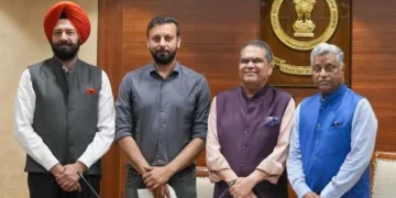 वरिष्ठ प्रतिनिधियों की मौजूदगी में समझौते पर हुए हस्ताक्षर