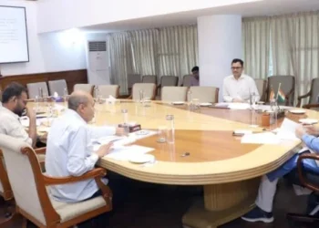 ESI हेल्थ केयर की समीक्षा में सीएम सैनी ने अधिकारियों को चेताया