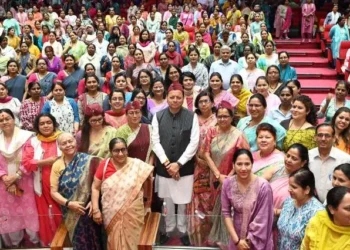 दून मेडिकल कॉलेज में सम्मेलन के दौरान महिलाओं की भूमिका को सीएम ने सराहा